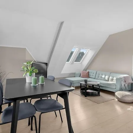 Rolig Plassert I Toppen Av Gagata Markens V Slottet Apartment Kristiansand
