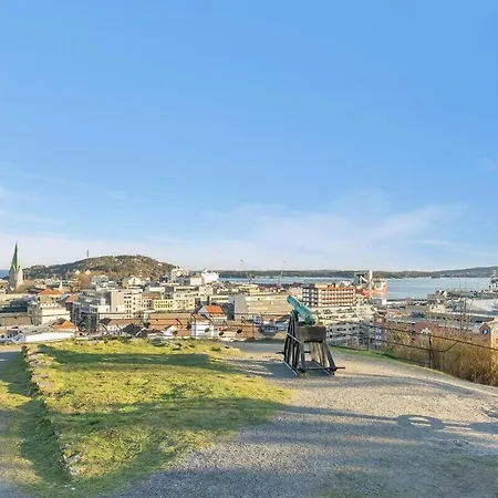 Nyrenovert Med Rolig Beliggenhet - Toppen Av Gagata Markens Ved Slottet