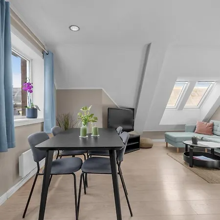 公寓 Nyrenovert Med Rolig Beliggenhet - Toppen Av Gagata Markens Ved Slottet *