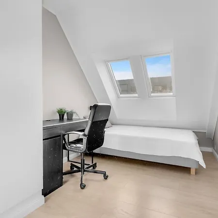 Nyrenovert Med Rolig Beliggenhet - Toppen Av Gagata Markens Ved Slottet 公寓 *