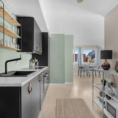 公寓 Nyrenovert Med Rolig Beliggenhet - Toppen Av Gagata Markens Ved Slottet *