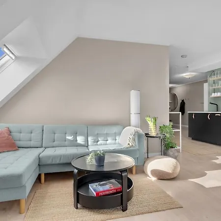 Nyrenovert Med Rolig Beliggenhet - Toppen Av Gagata Markens Ved Slottet *