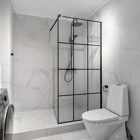 公寓 Nyrenovert Med Rolig Beliggenhet - Toppen Av Gagata Markens Ved Slottet *