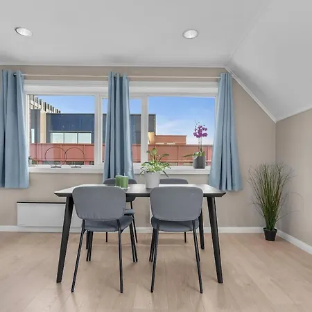 Nyrenovert Med Rolig Beliggenhet - Toppen Av Gagata Markens Ved Slottet 公寓