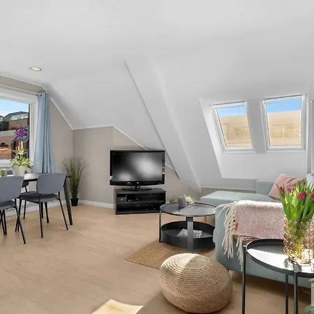 Rolig Plassert I Toppen Av Gagata Markens V Slottet Apartment