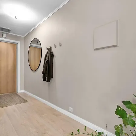 公寓 Nyrenovert Med Rolig Beliggenhet - Toppen Av Gagata Markens Ved Slottet *