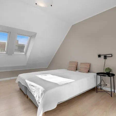 公寓 Nyrenovert Med Rolig Beliggenhet - Toppen Av Gagata Markens Ved Slottet