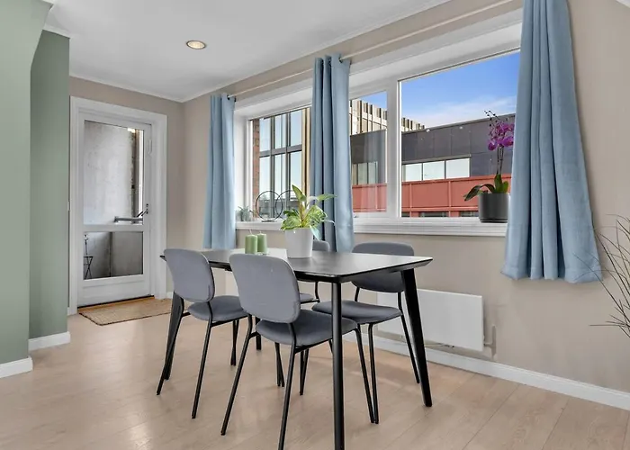 Apartman Nyrenovert Med Rolig Beliggenhet - Toppen Av Gagata Markens Ved Slottet