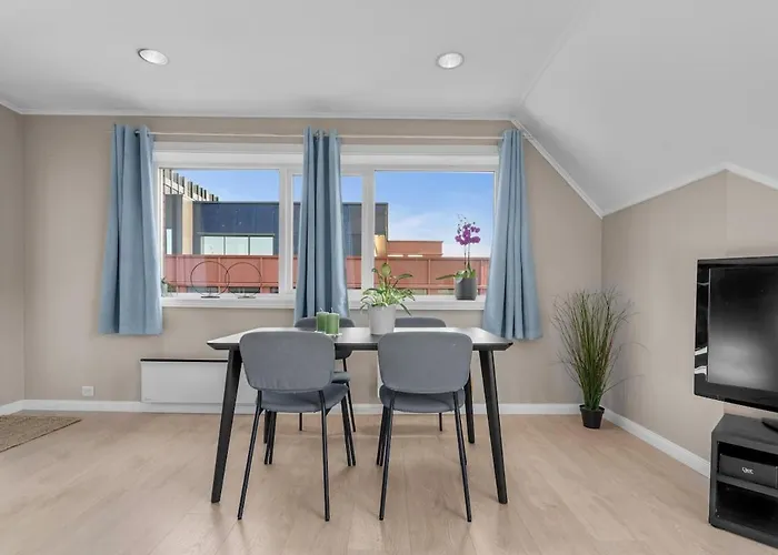 Nyrenovert Med Rolig Beliggenhet - Toppen Av Gagata Markens Ved Slottet Apartman