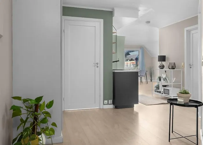Nyrenovert Med Rolig Beliggenhet - Toppen Av Gagata Markens Ved Slottet Apartman